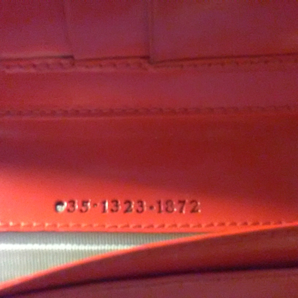 VINTAGE GUCCI WALLET ORANGE W/ SILVER METAL PATENT LEATHER. READ DESCRIPTION - Picture 13 of 14